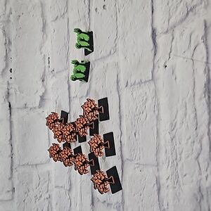 Tiny wood halloween decorations